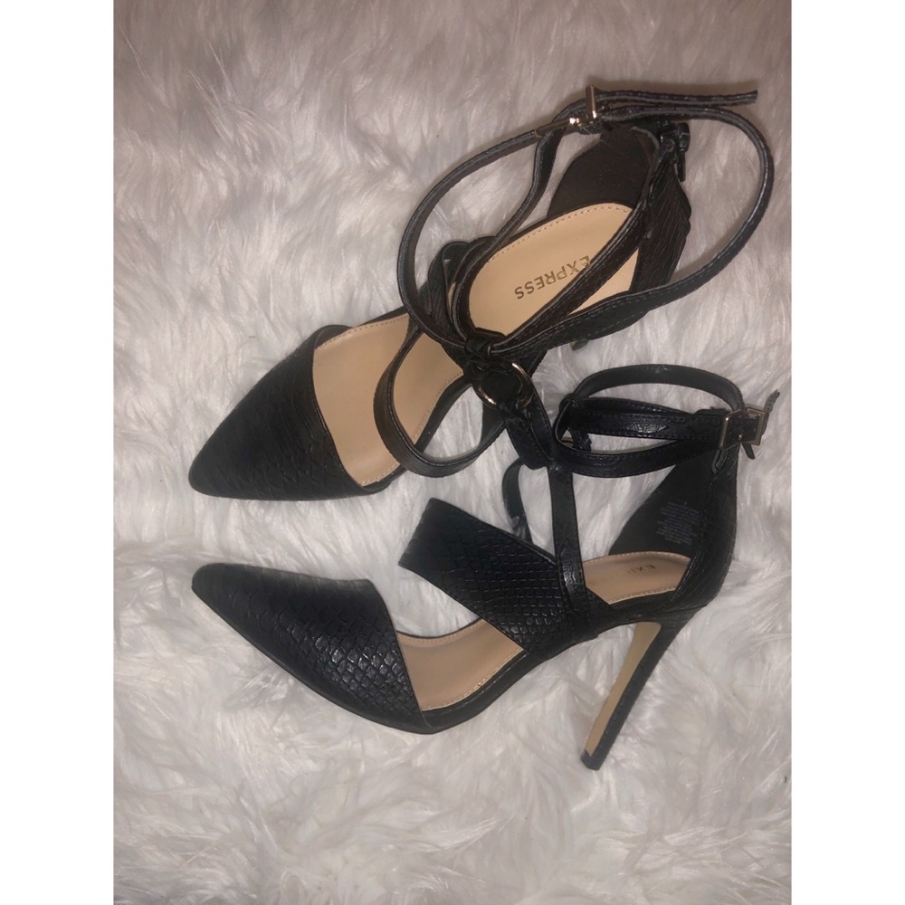Express black strapy heels size 7 ✨